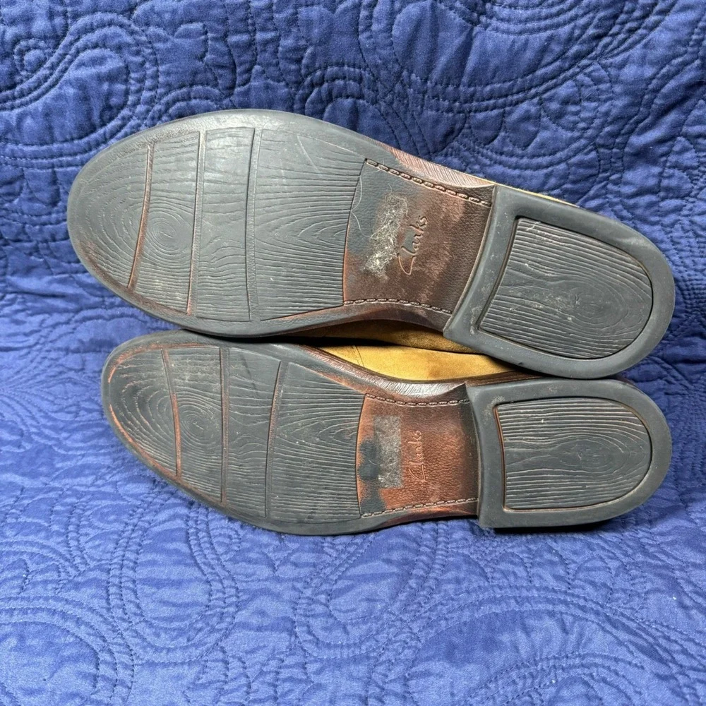 Clarks collection suede